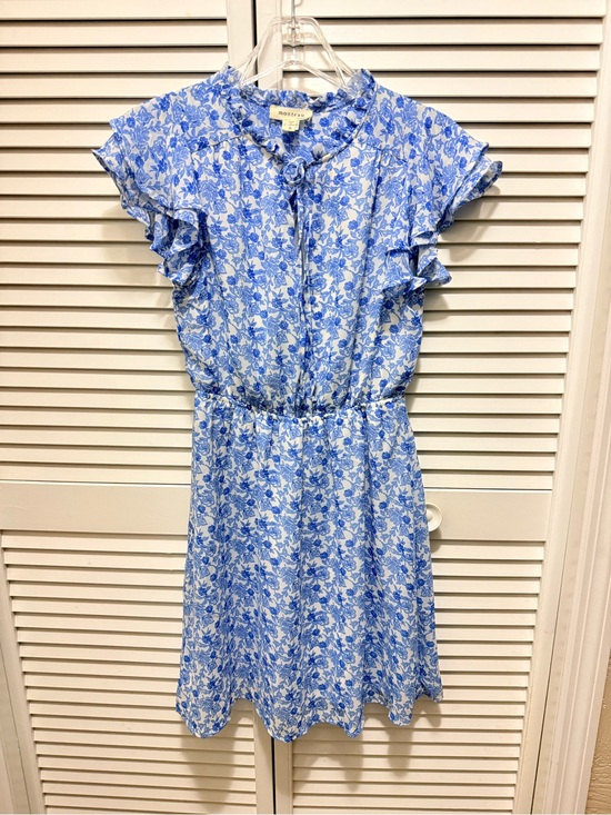 Monteau Dresses & Skirts - Monteau Blue Floral Tie-Neck Ruffle Dress